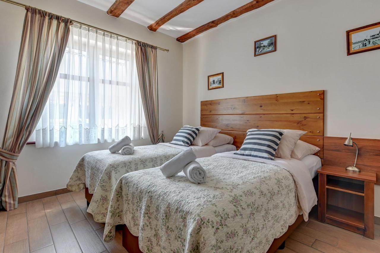 Villa & Restaurant Admiral Nelson Hel Ngoại thất bức ảnh