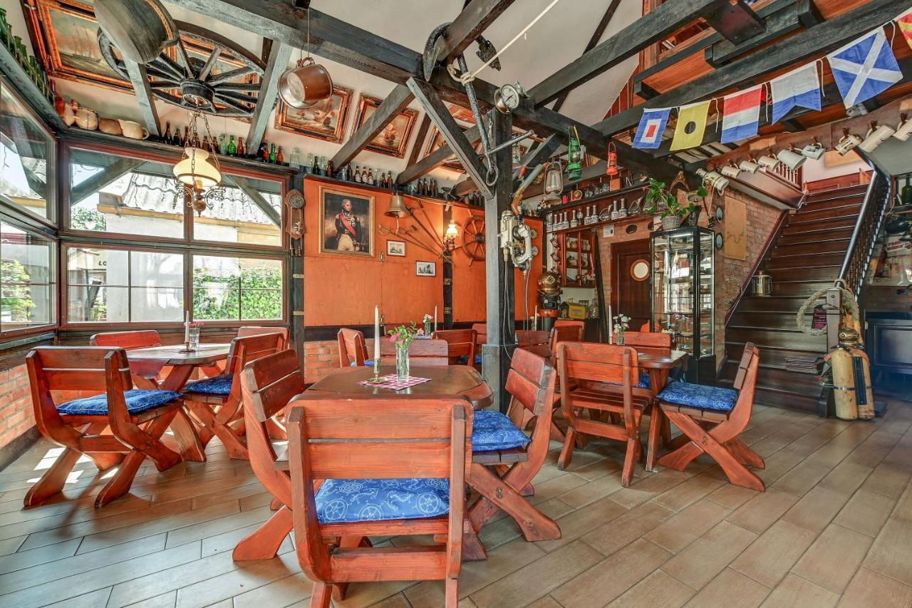 Villa & Restaurant Admiral Nelson Hel Ngoại thất bức ảnh