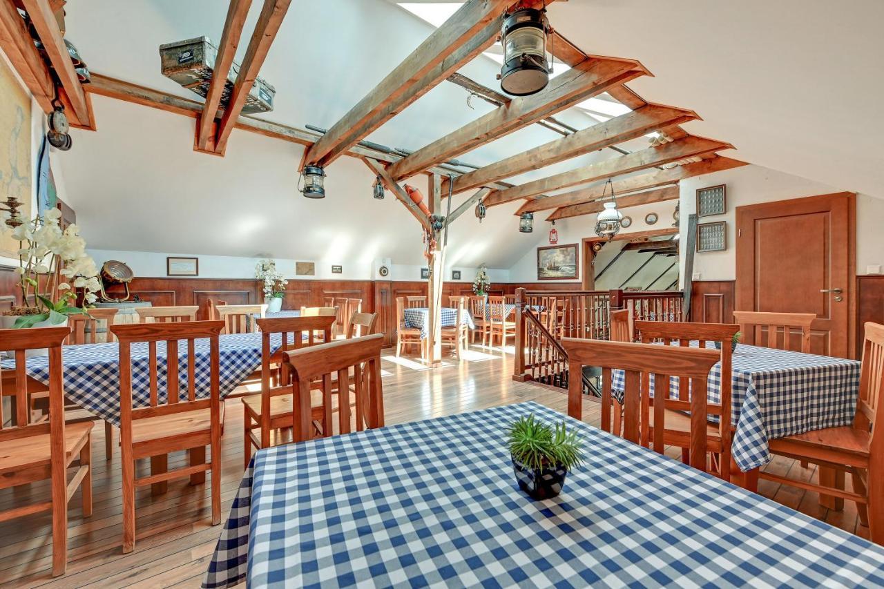 Villa & Restaurant Admiral Nelson Hel Ngoại thất bức ảnh