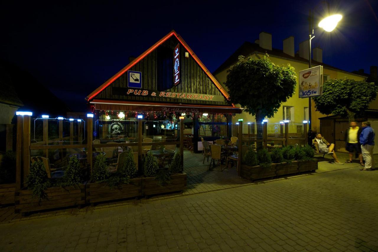 Villa & Restaurant Admiral Nelson Hel Ngoại thất bức ảnh