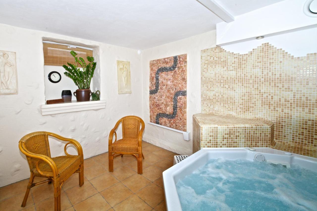 Villa & Restaurant Admiral Nelson Hel Ngoại thất bức ảnh